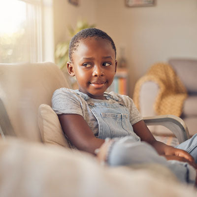 pic girl sitting on lounge