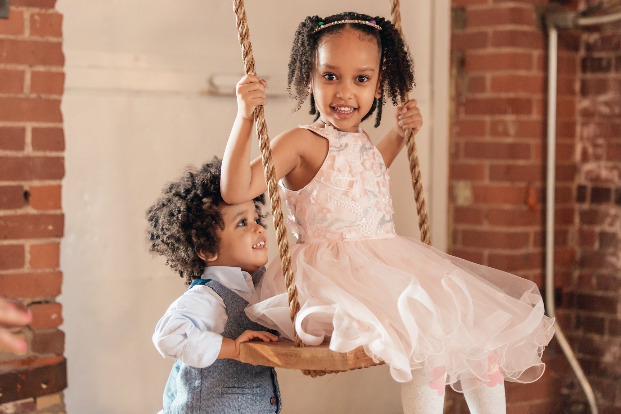 pic girl on swing